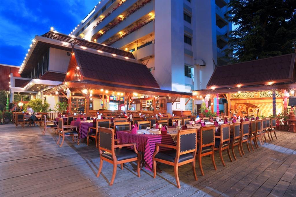 Maeyom Palace Hotel Phrae Exteriör bild