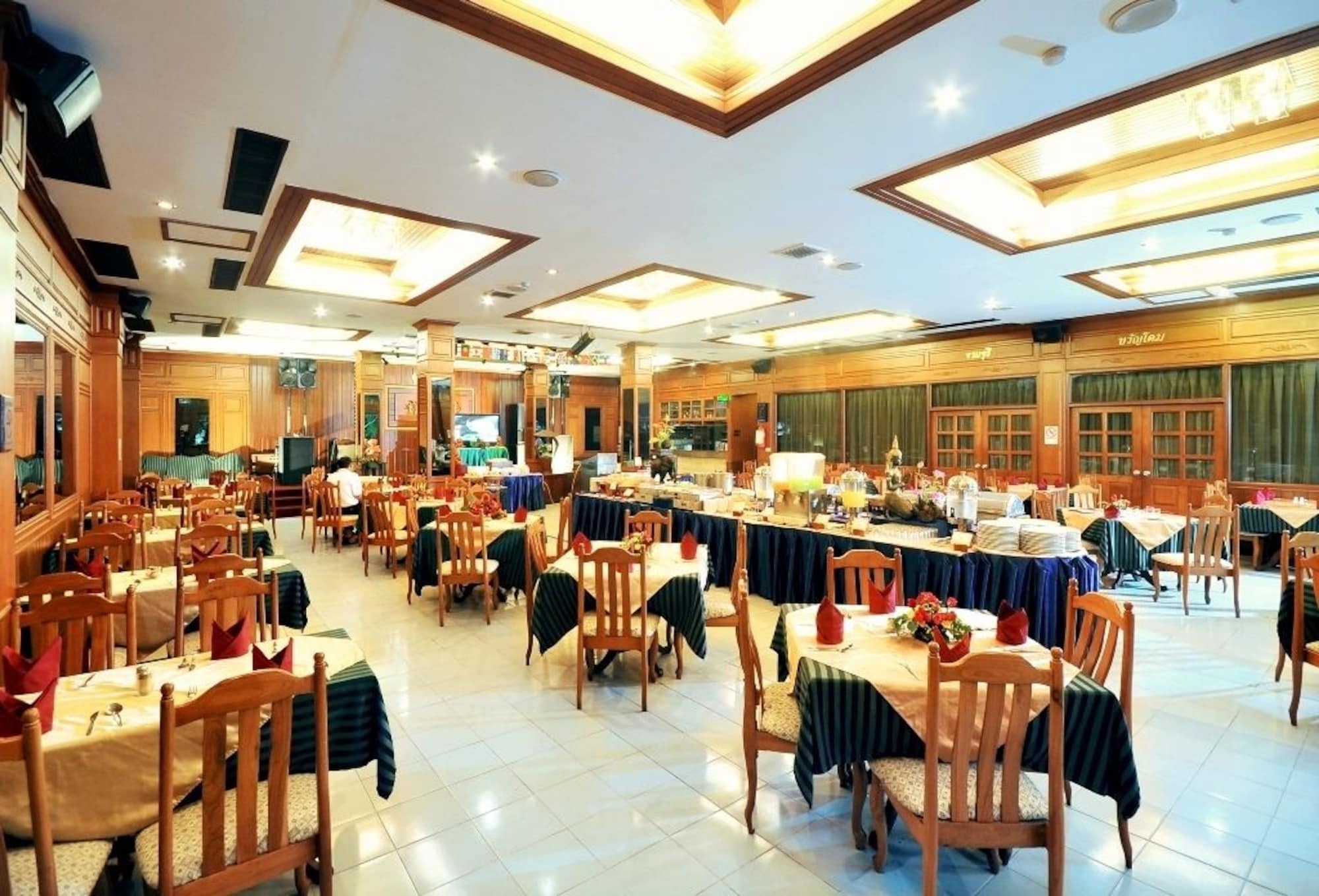 Maeyom Palace Hotel Phrae Exteriör bild